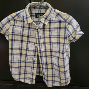 Children's place toddler boys button down plaid, size 18-24 months